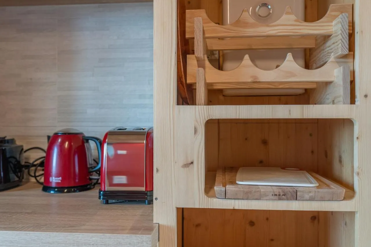 Esprit Montagne Private apartment Annecy 0*,  Francia