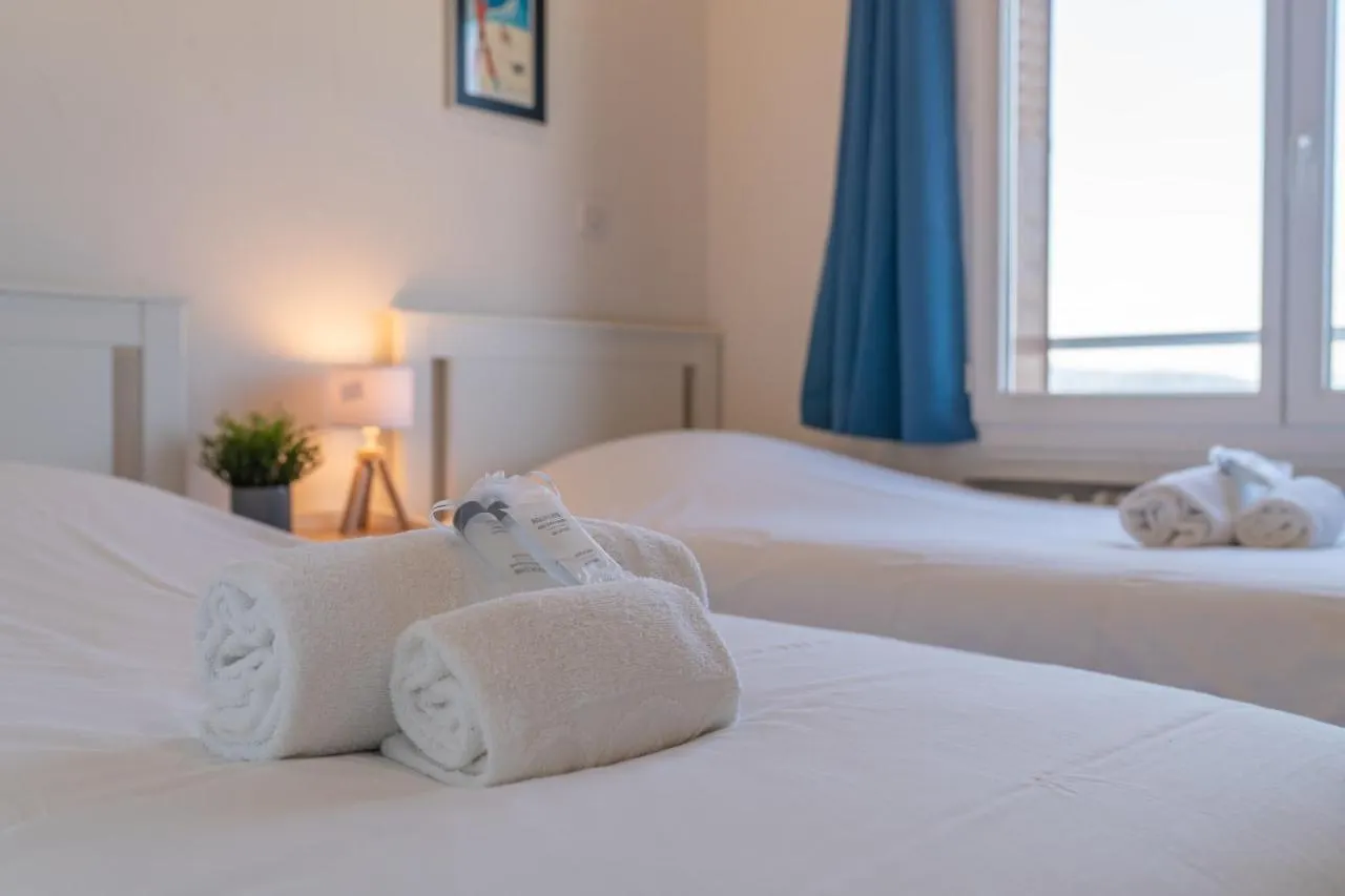 Esprit Montagne Private apartment Annecy 0*,